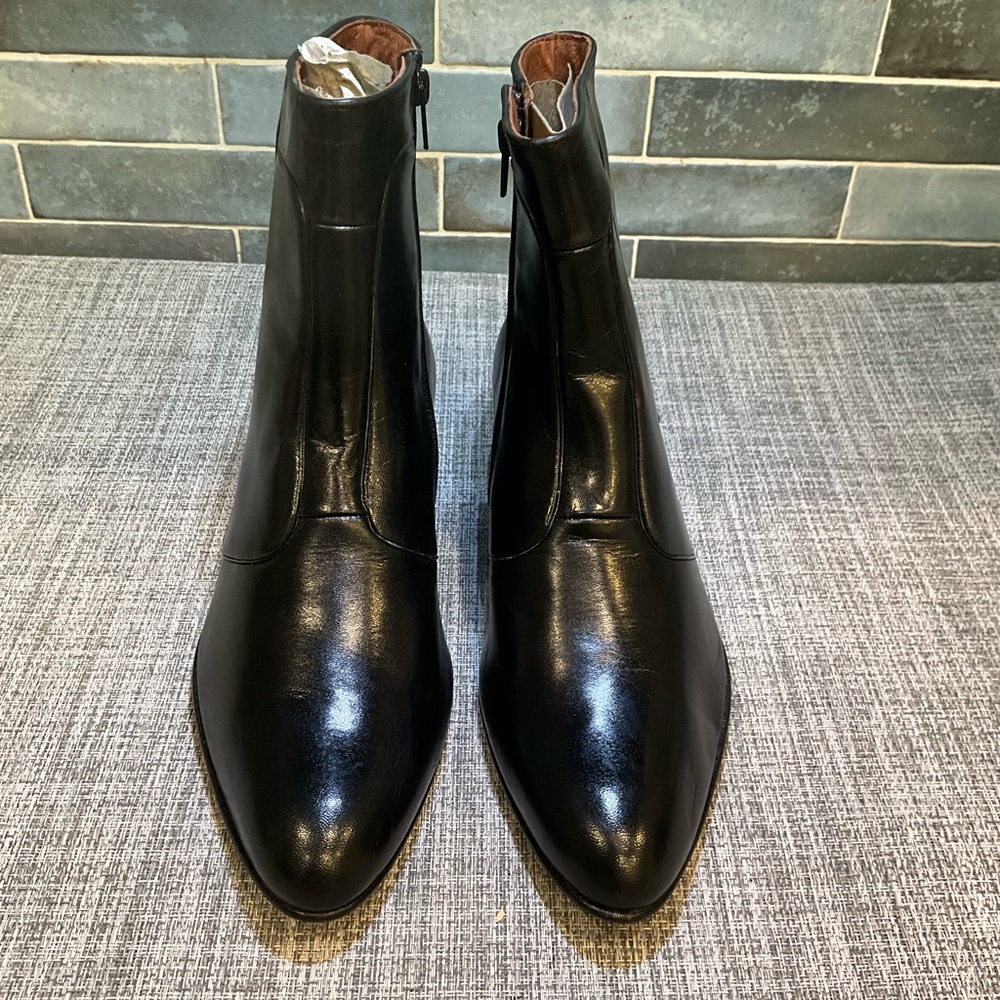 Giorgio Brutini Cuban Heel Sleek  Black Leather Boots